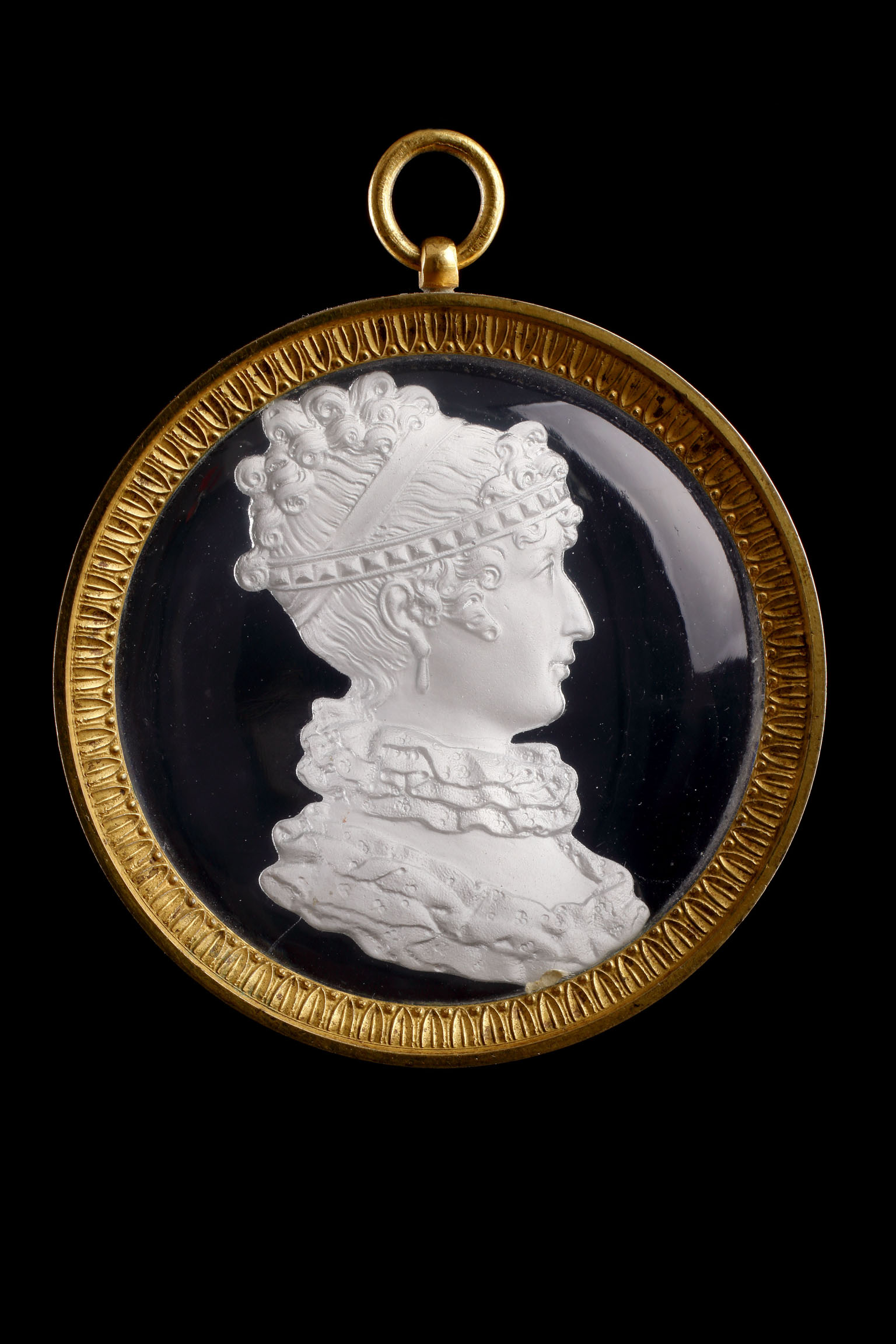 French Saint-Louis Crystal Profile Portrait Bust of Marie Thérèse Charlotte Duchesse d'Angoulême (1778 - 1851)